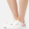 Anna Field Sneakers BasseWhite Donna Sneakers AN611A1CZ-A11 15 Anna Field Sneakers BasseWhite Donna Sneakers AN611A1CZ-A11 -Vendite Anna Field 31f7d84f6de9402eb8423a3b4a4f10e3
