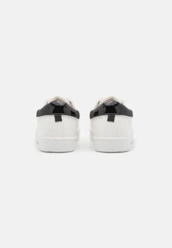 Anna Field Sneakers BasseBlack/White Donna Sneakers AN611A0QK-Q11 9 Anna Field Sneakers BasseBlack/White Donna Sneakers AN611A0QK-Q11 -Vendite Anna Field 438b51af2cd24ff4950f1700929b17c3